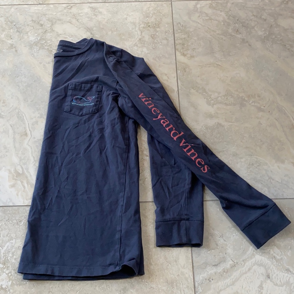 Vineyard vines tee